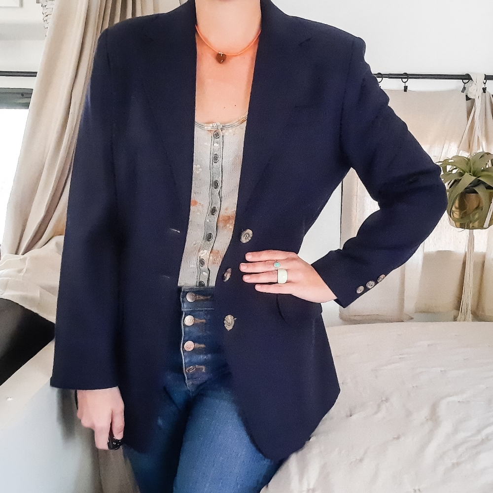 90s Navy- Fall Blazer  🍁🍂🍃🍂 girl boss blazer. White Stag brand.